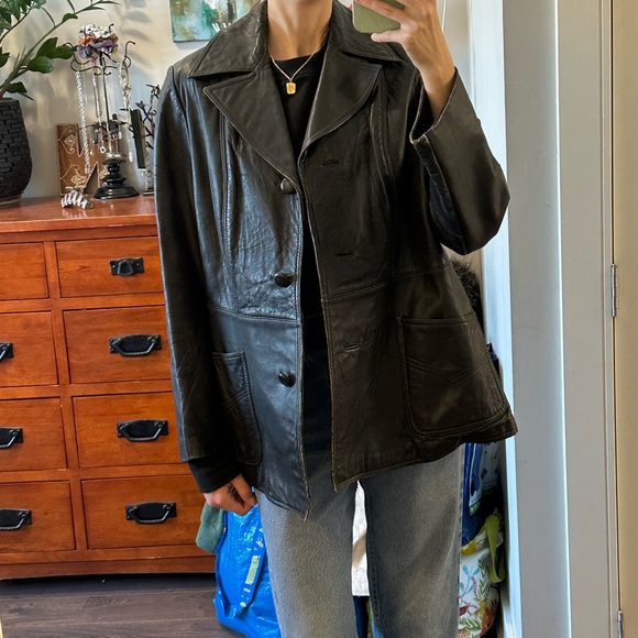 Vintage black leather jacket - Picture 2 of 9